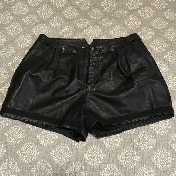 Vintage Diesel Sheep Leather Shorts Pleated Black Pockets Size 26